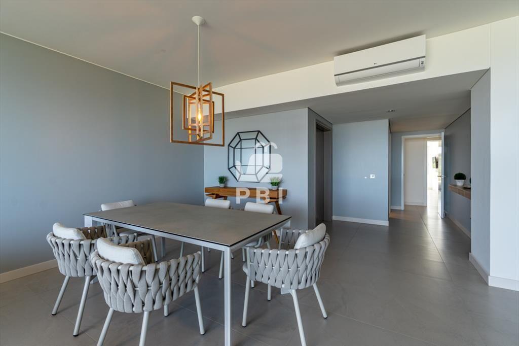 Venta Apartamento 3 dormitorios en suite, Playa -