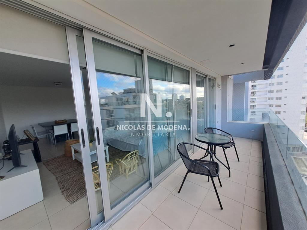 Vende departamento de 3 dormitorios y excelentes