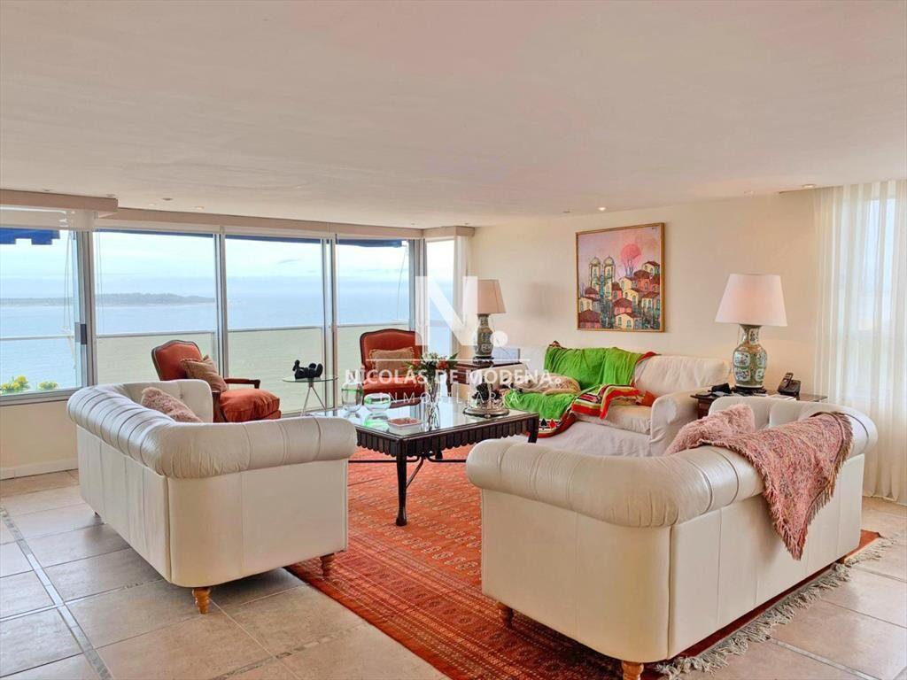 Penthouse en venta en Torre Tequendama, frente al