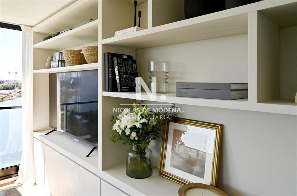 Apartamento de 2 Dormitorios frente al Parque Roosevelt - B