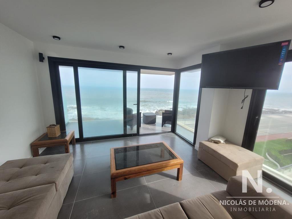Apartamento en Venta, a estrenar, Primera fila Playa Brava