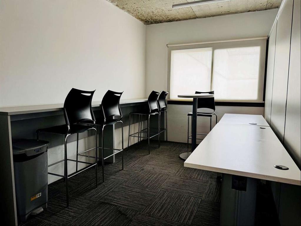 ALQUILER o VENTA - OFICINA - CIUDAD VIEJA - EDIFICIO DE CAT
