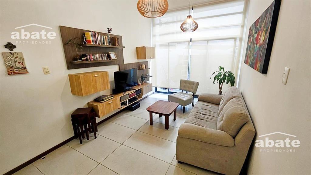 Venta Casa moderna en Pocitos 2 dormitorios y gge