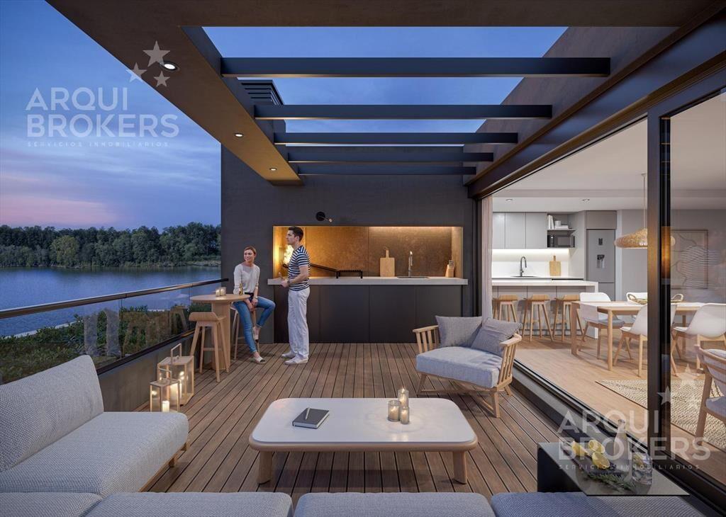 Apartamento de dos dormitorios en venta en Carrasco Este -