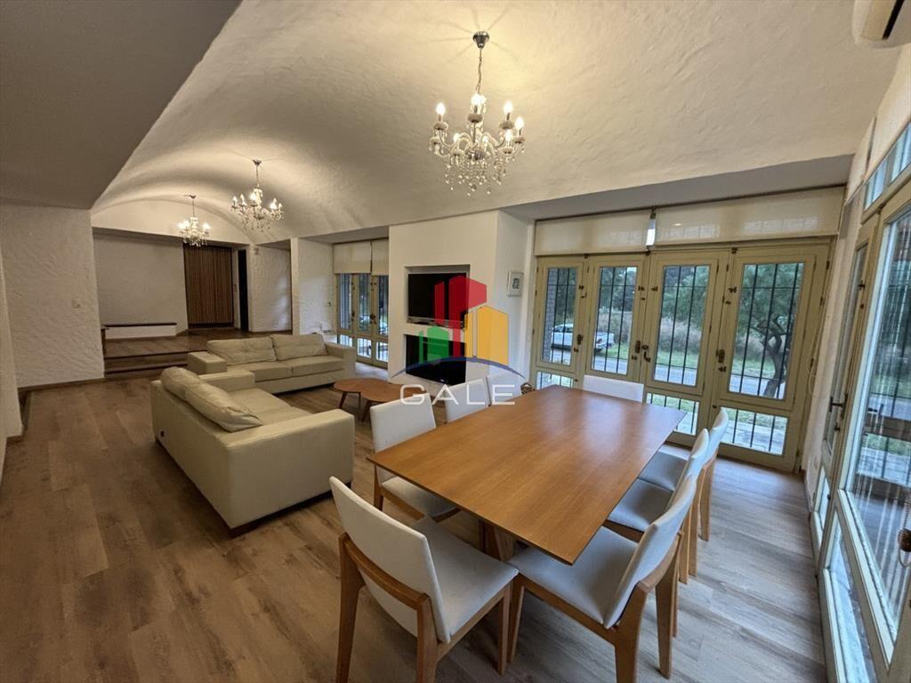 EXCEPCIONAL CASA EN VENTA DE 4 DORMITORIOS