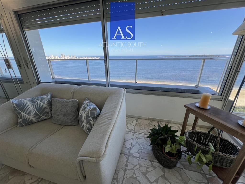 Apartamento 3 dormitorios+ dependencia piso alto