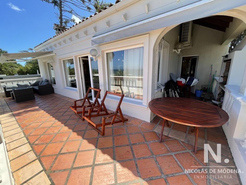 Hermosa casa con vista al mar
