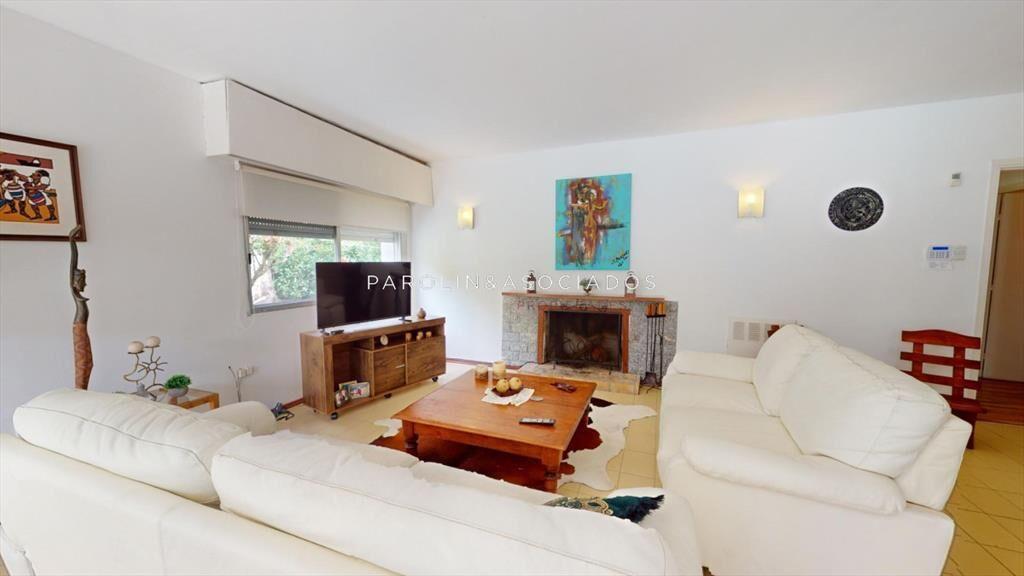 Casa en Rincon del Indio. Con apto independiente