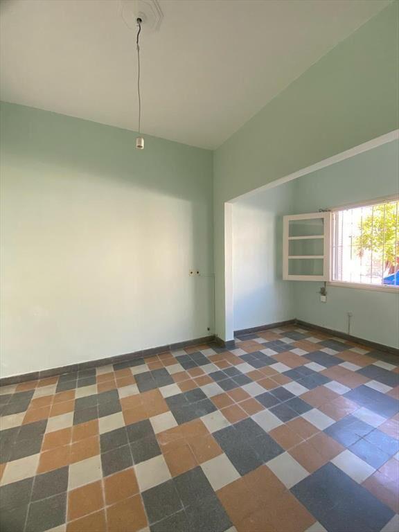 VENTA CASA PH 3 DORMITORIOS, AMPLIO TERRENO PARA EDIFICAR.