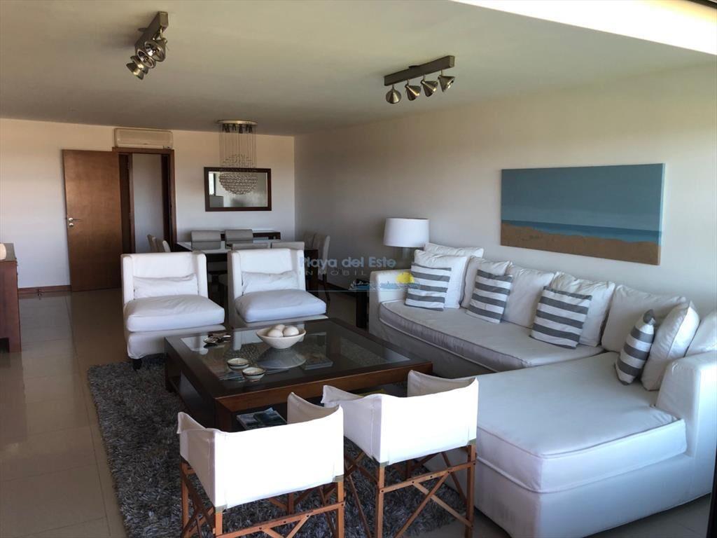 Apartamento en Venta de 3 dormitorios en Punta ,