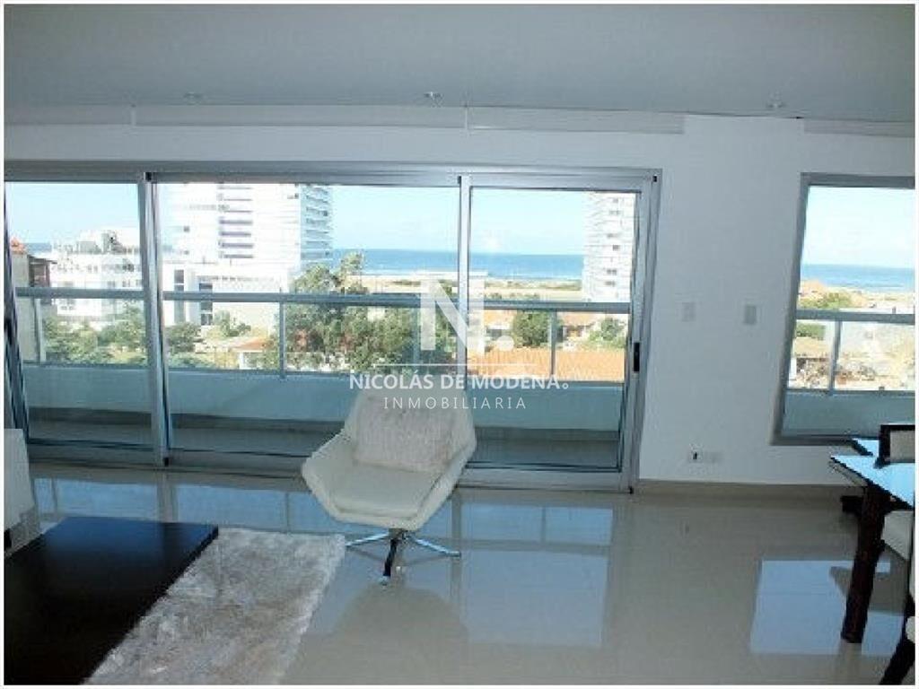 Venta Apartamento de 3 dormitorios en zona Brava,