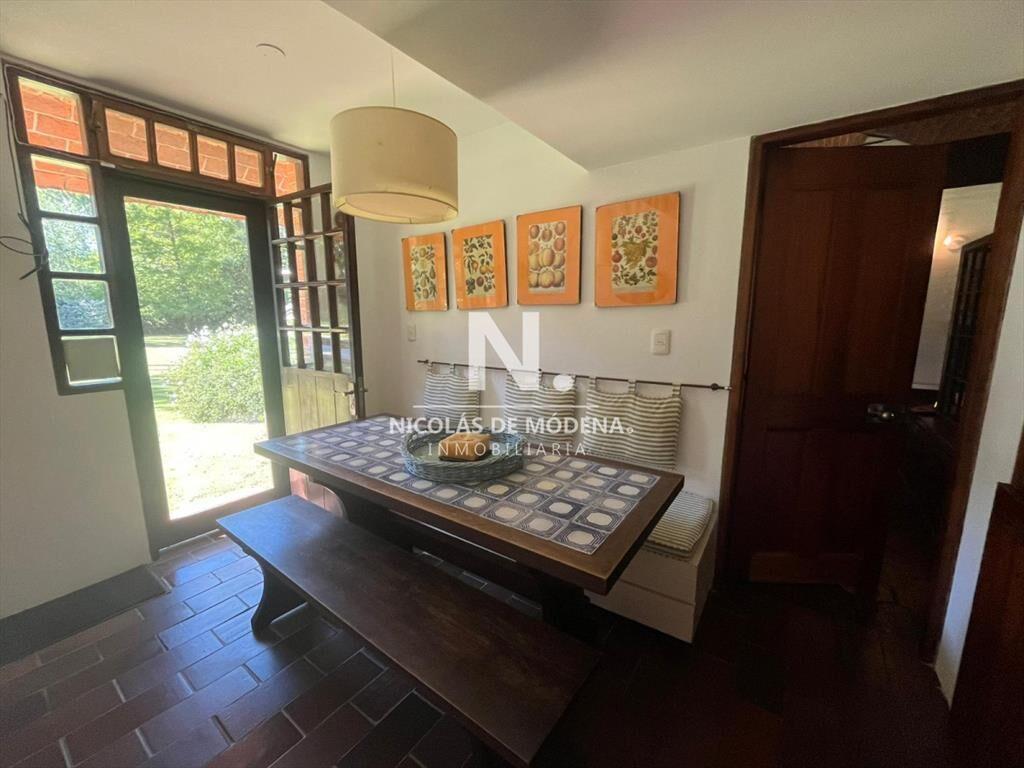 Venta de Espectacular casa en Barrio Golf