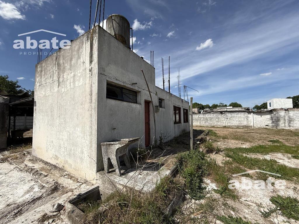 Venta de Terreno 2619 m2 en Piedras Blancas céntrico