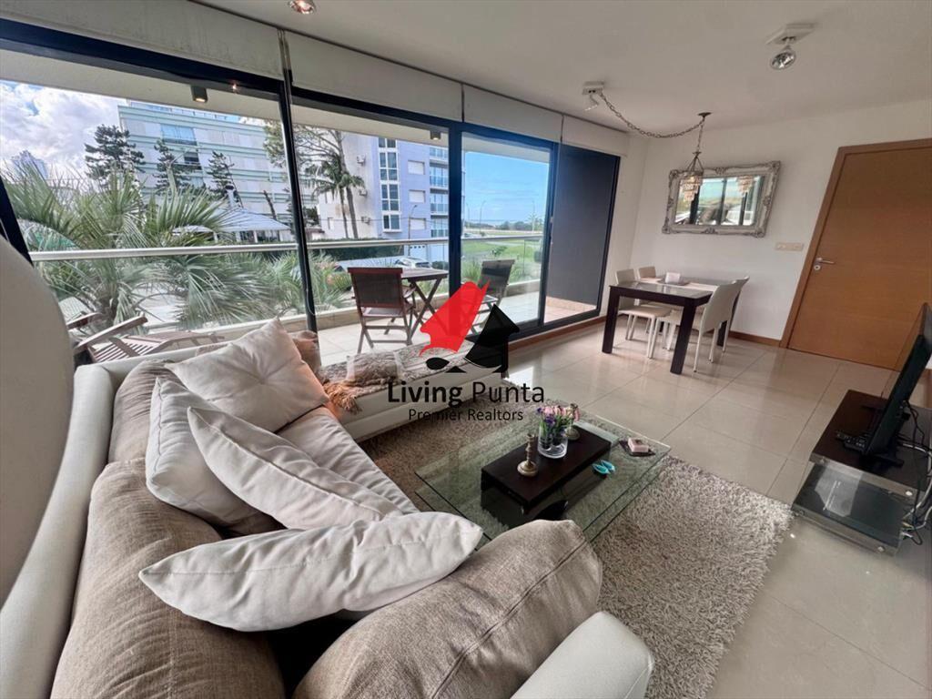 Hermoso apartamento en venta a pasos del mar