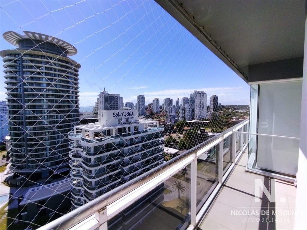 Vende Apartamento de 3 Dormitorios en Brava Punta del Este.