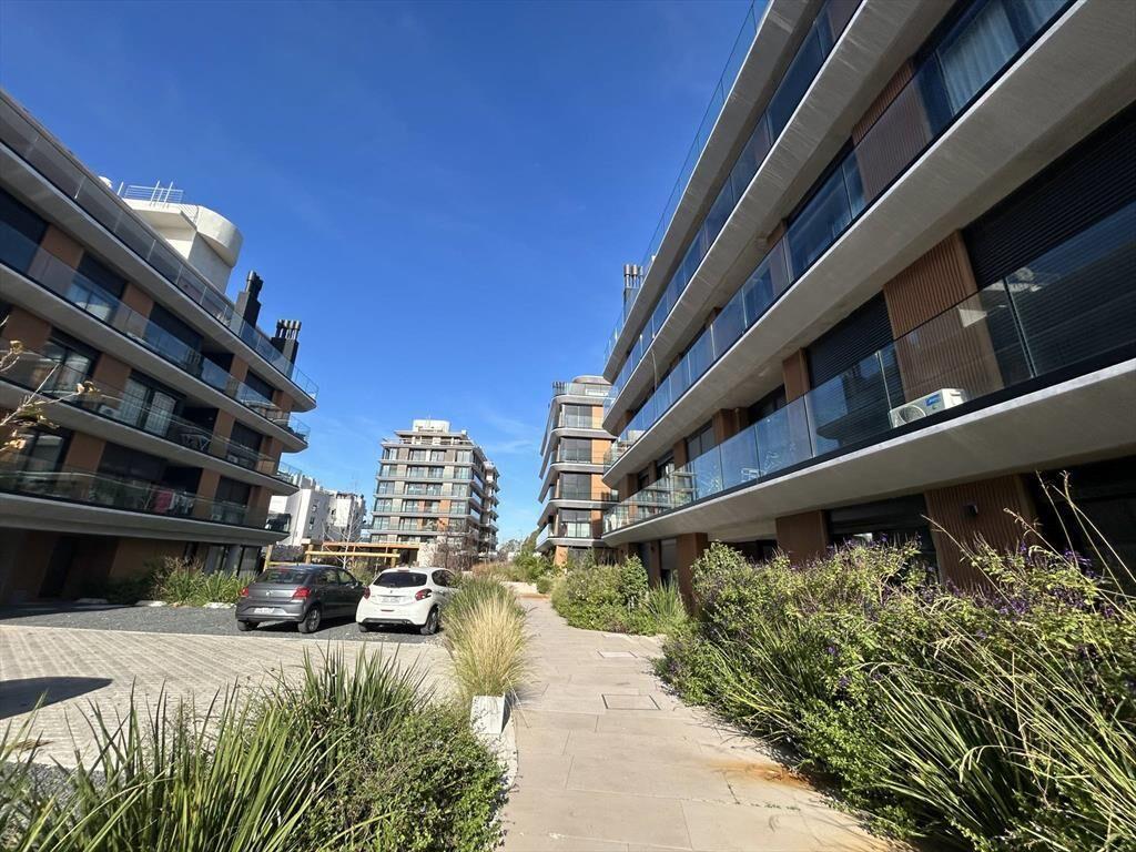 Alquiler de Apartamento en Rambla Costanera   con 2 dormitor