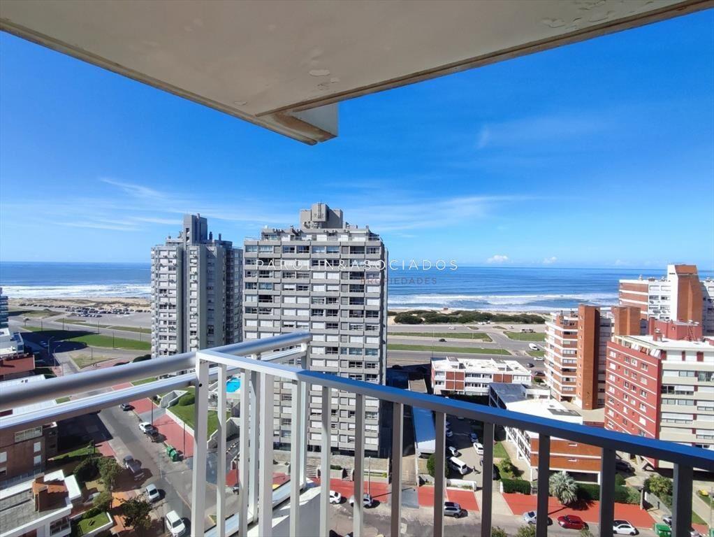 Apartamento en venta en Edificio Moon, Aidy Punta