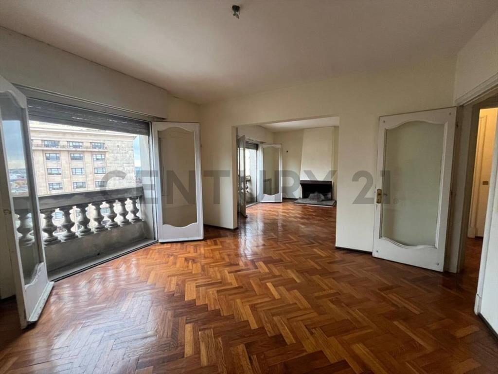 Centro 136m2 | 3 Dormitorios + Servicio | Estufa a Leña |...