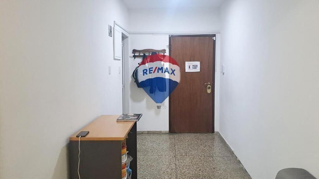 VENTA OFICINA CON RENTA CIUDAD VIEJA