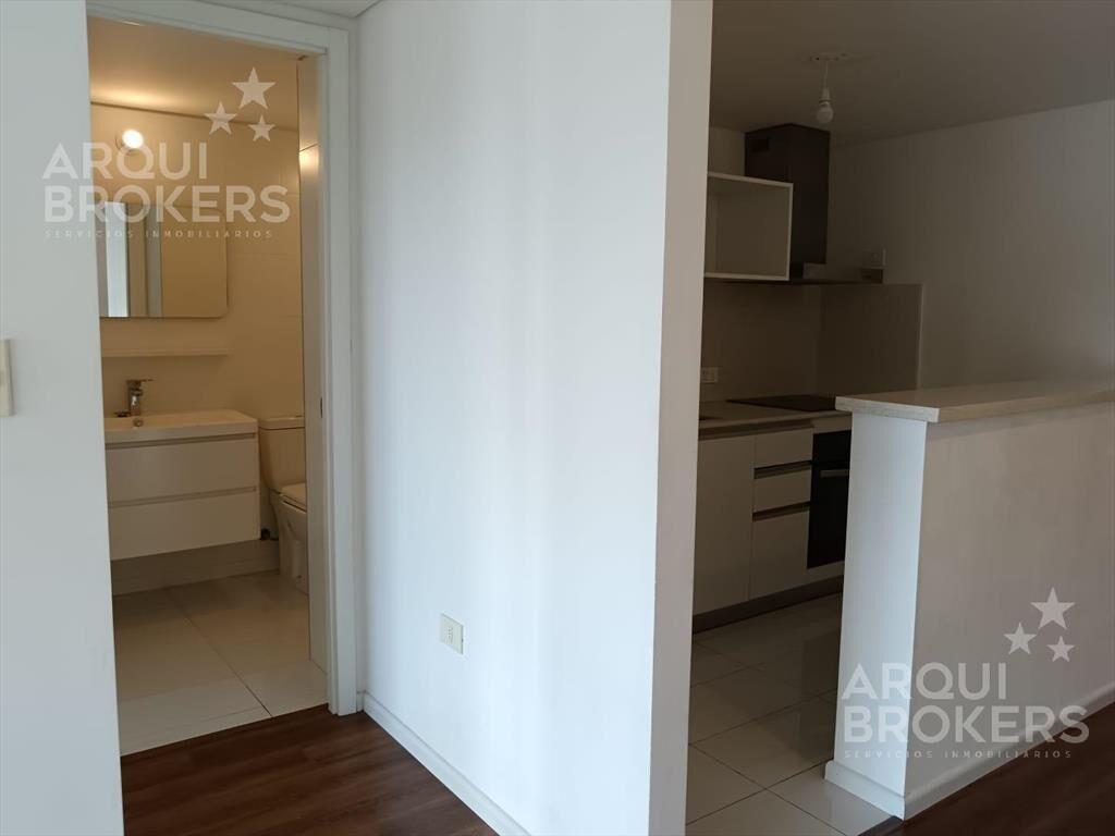Venta apartamento penthouse tres dormitorios con renta en