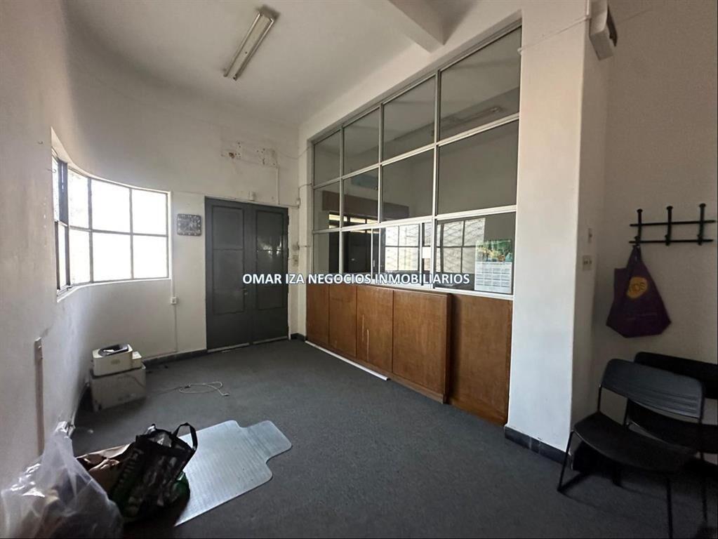 Venta local industrial Sayago, galpón deposito con oficinas