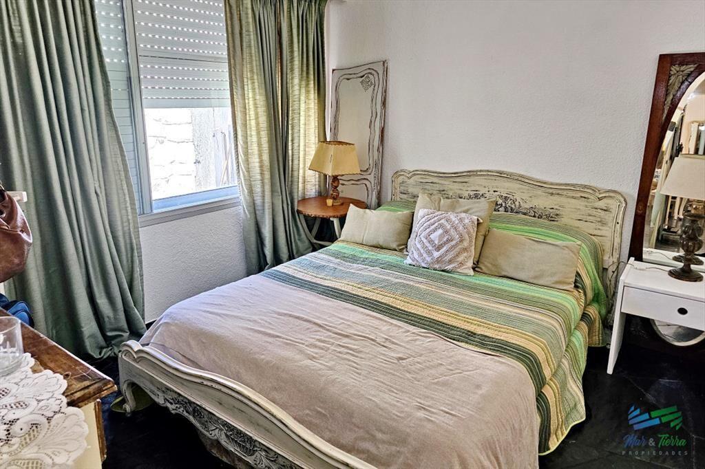 Se alquila apartamento 1 dormitorio con cochera