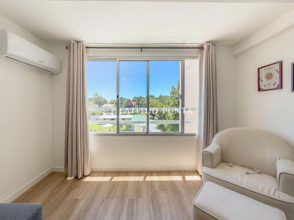 Apartamento en Pinares, 1 dormitorio y piscina