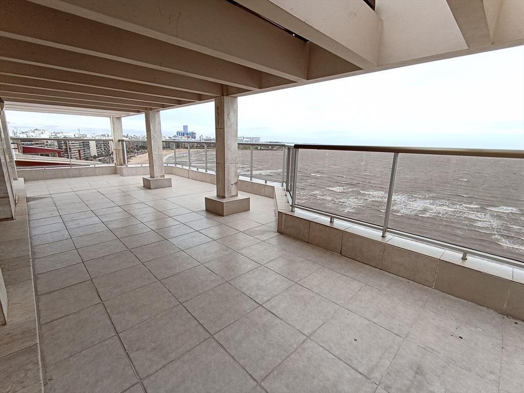 Venta Apartamento Penthouse Pocitos 3 Dormitorios 5 Baños T