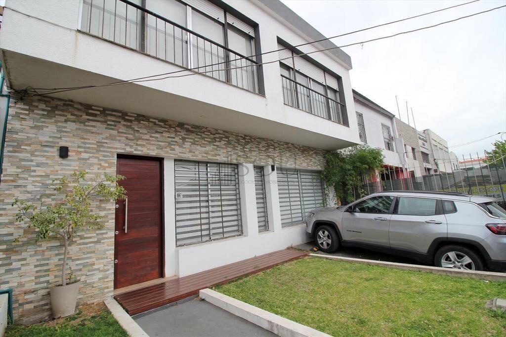 VENTA 2 CASAS, LOCAL COMERCIAL Y ESTACIONAMIENTO SOBRE AVEN