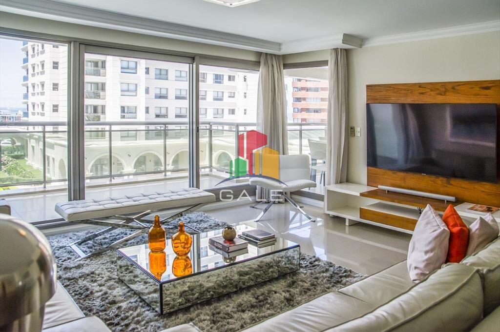 Departamento en venta con amplios dormitorios.