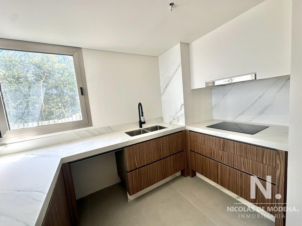 Vende departamento de 3 dormitorios en Manantiales.