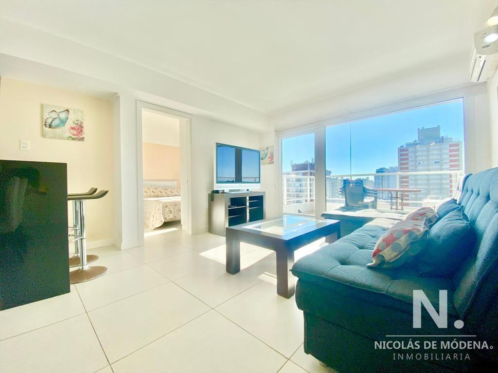 Apartamento de dos dormitorios en alquiler anual, Punta del