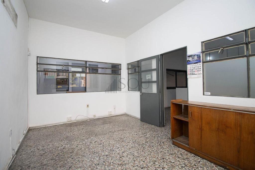 Venta depósito y local industrial con parking en Sayago