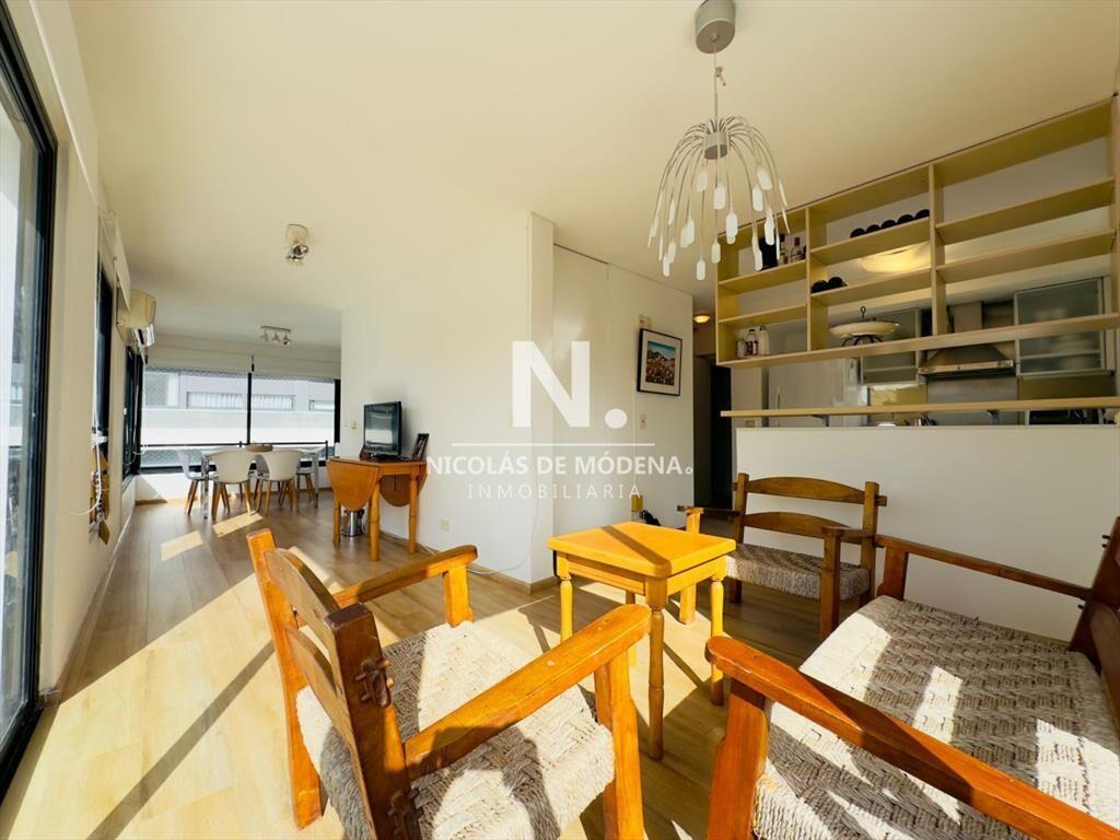 Apartamento en venta frente a playa brava, Pent