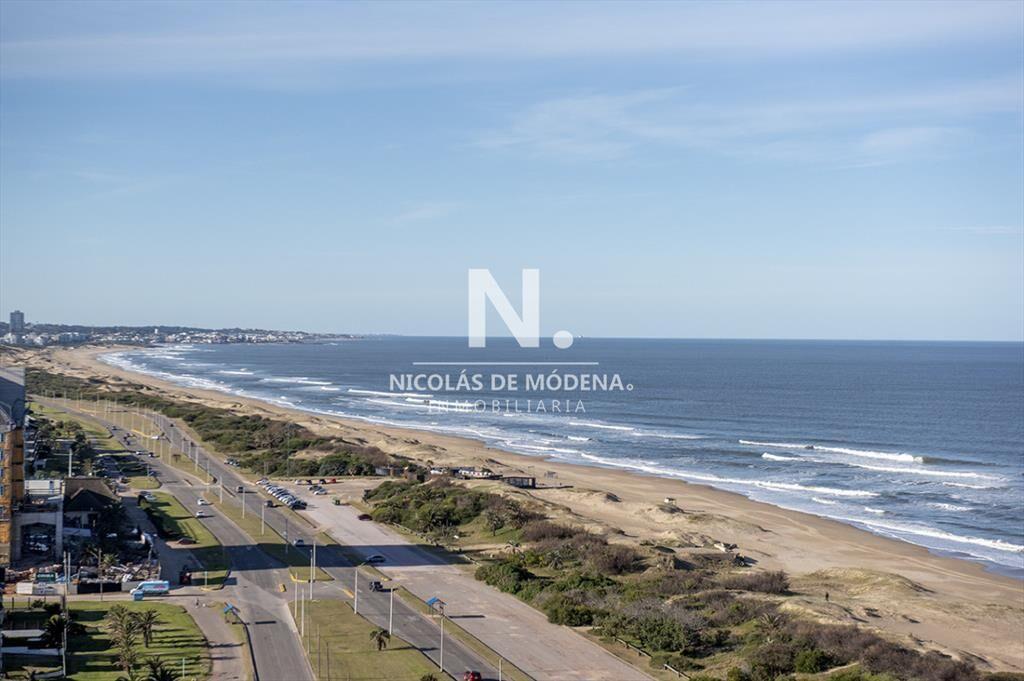 Invierta en torre de jerarquía frente al mar en Pozo, Le P