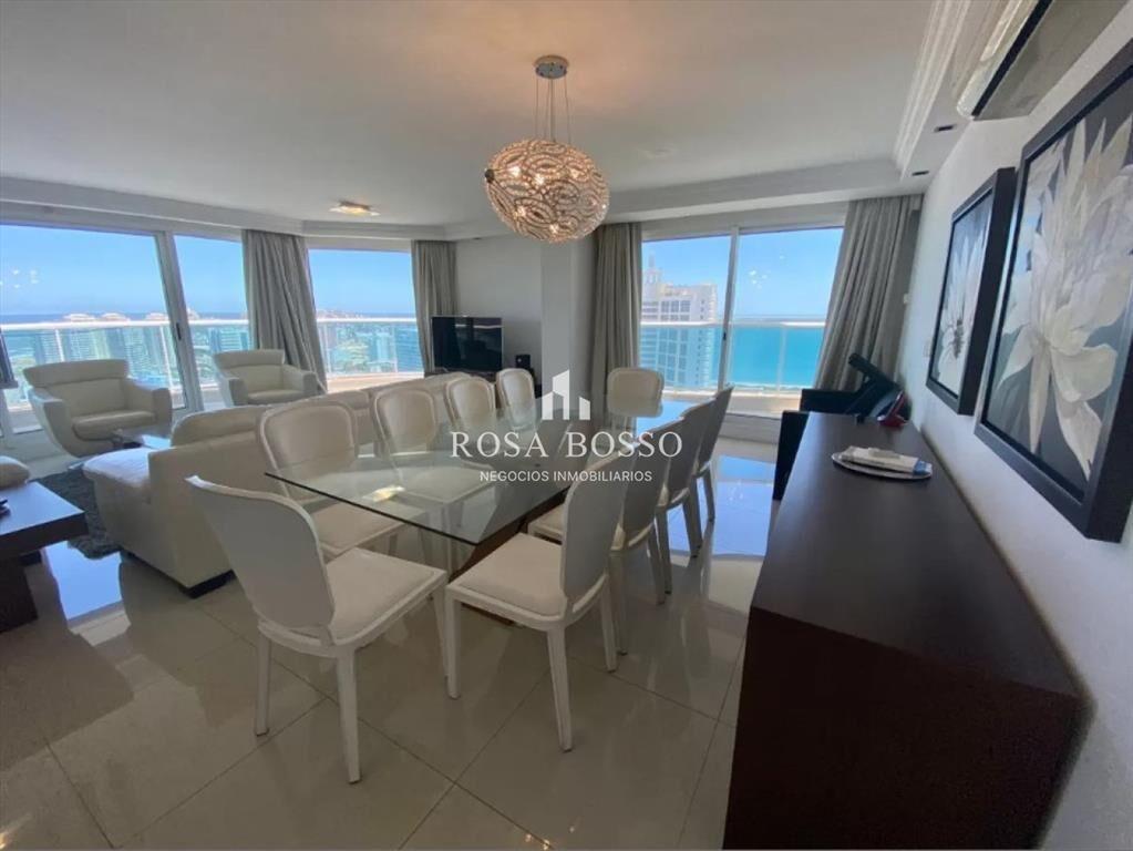 Apartamento Venta 3 dormitorios y dependencia del