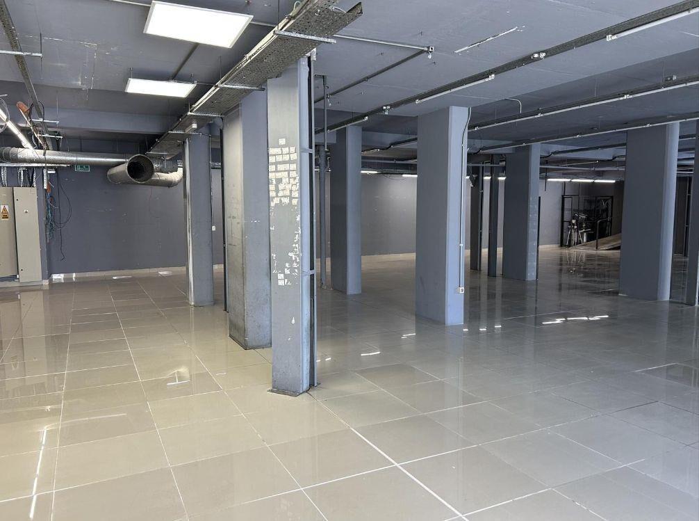 Alquiler importante local comercial en Malvín - e-tower S...