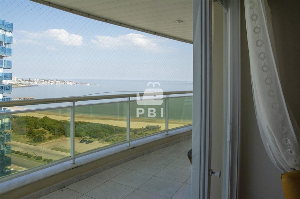 Departamento de 3 dormitorios en venta frente a -