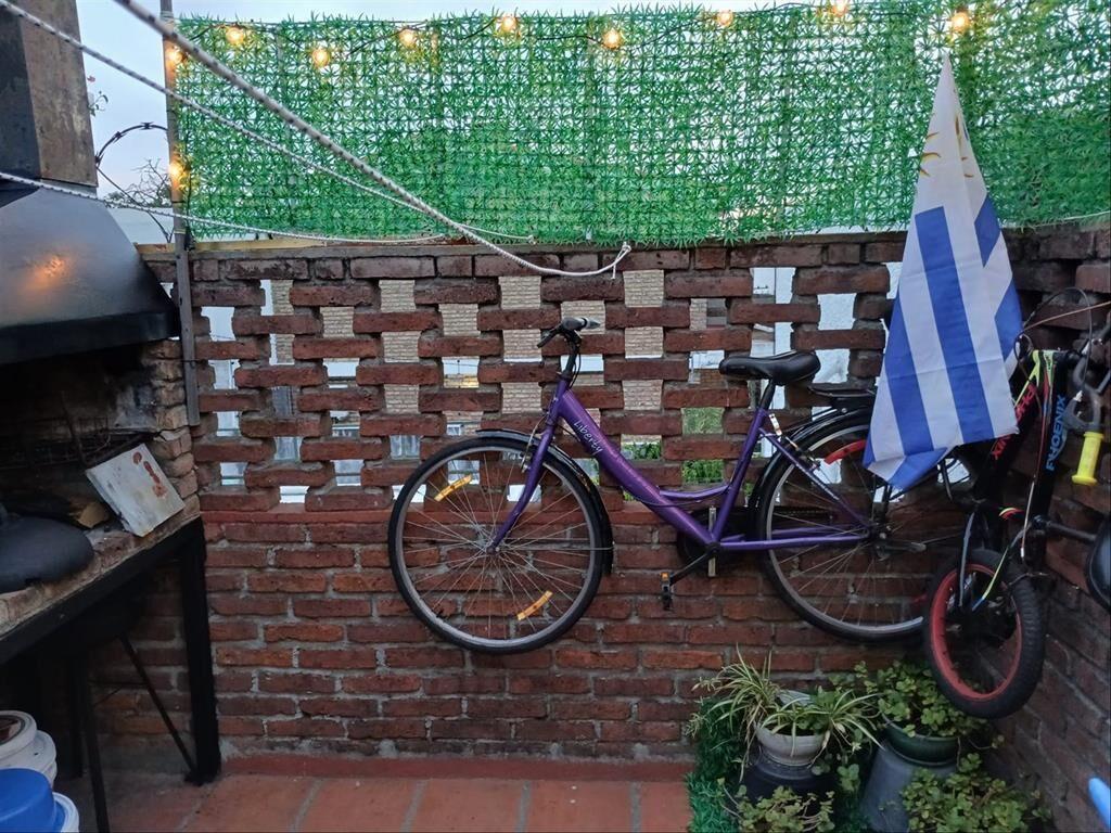 PH con renta, 4 dormitorios, 2 baños,terraza parrillero