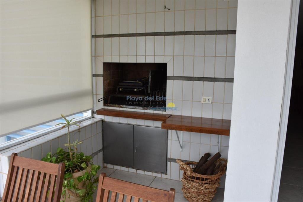 Apartamento en Alquiler de 3 dormitorios en Punta