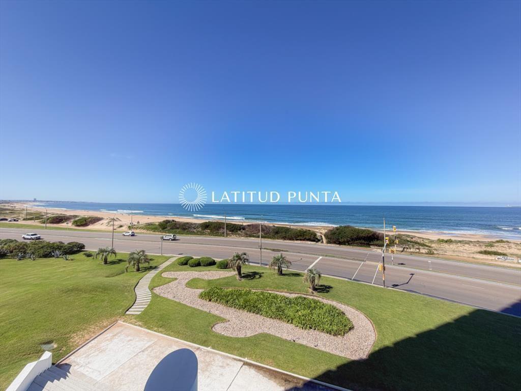 Apartamento frente al Océano, 3 dormitorios más