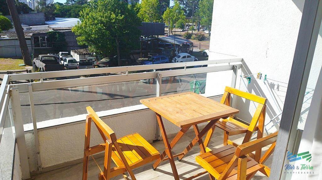 Venta de apartamento 2 dormitorios 2 baños sobre