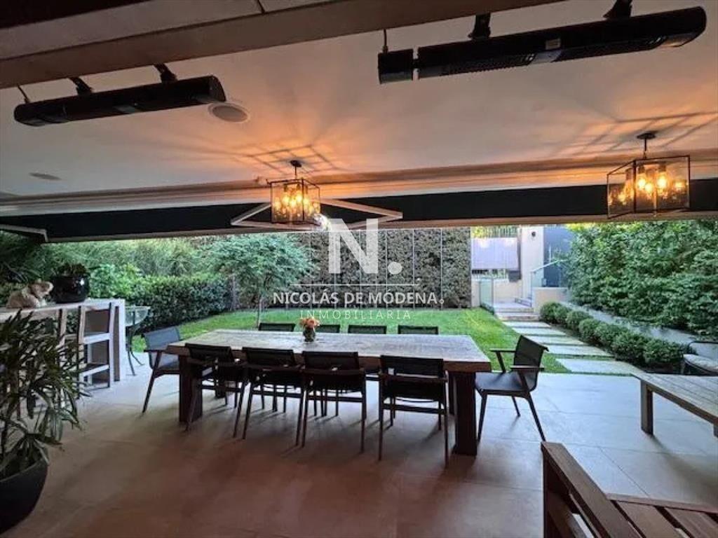 Venta Exclusivo Apartamento de 3 Dormitorios Con
