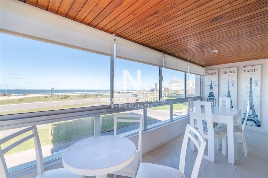 Venta Apartamento 3 dormitorios en primera línea