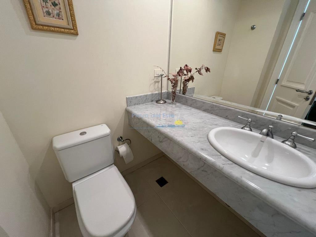 Departamento en Alquiler de 3 Dormitorios en del