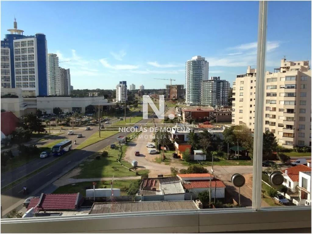 Venta Apartamento de 3 dormitorios en zona Mansa,