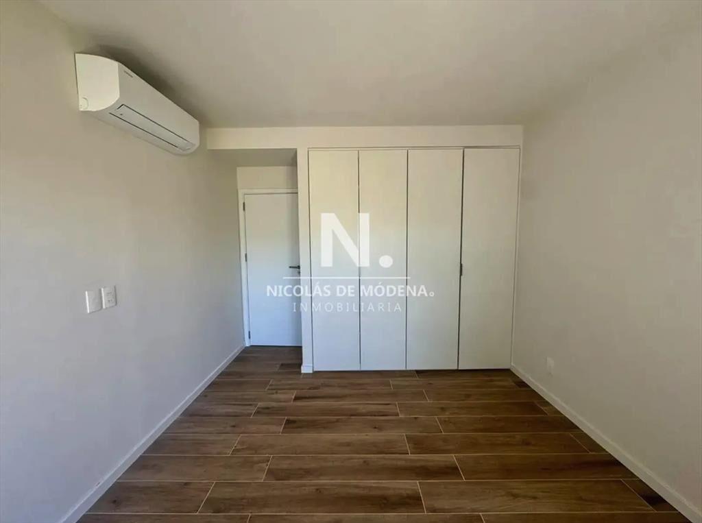 Apartamento de 2 dormitorios, 120m², con terraza y balcón