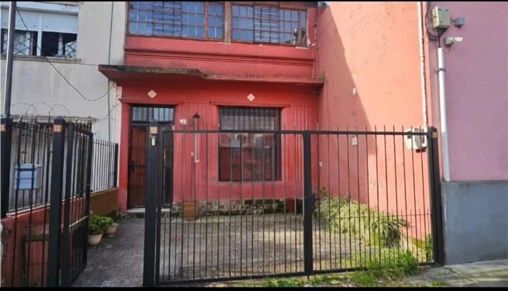 Venta casa  Buceo 2 dormitorios garaje