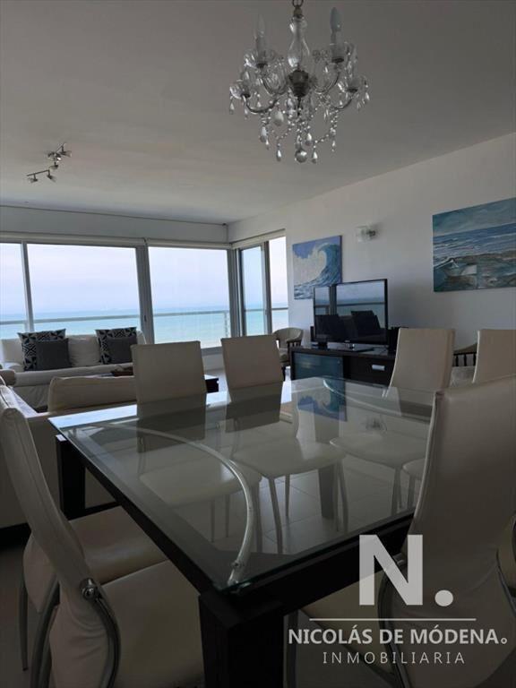 Impresionante apartamento de 2 dormitorios primera linea br