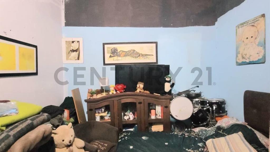 VENTA CASA 2 dormitorios a RECICLAR barrio Goes
